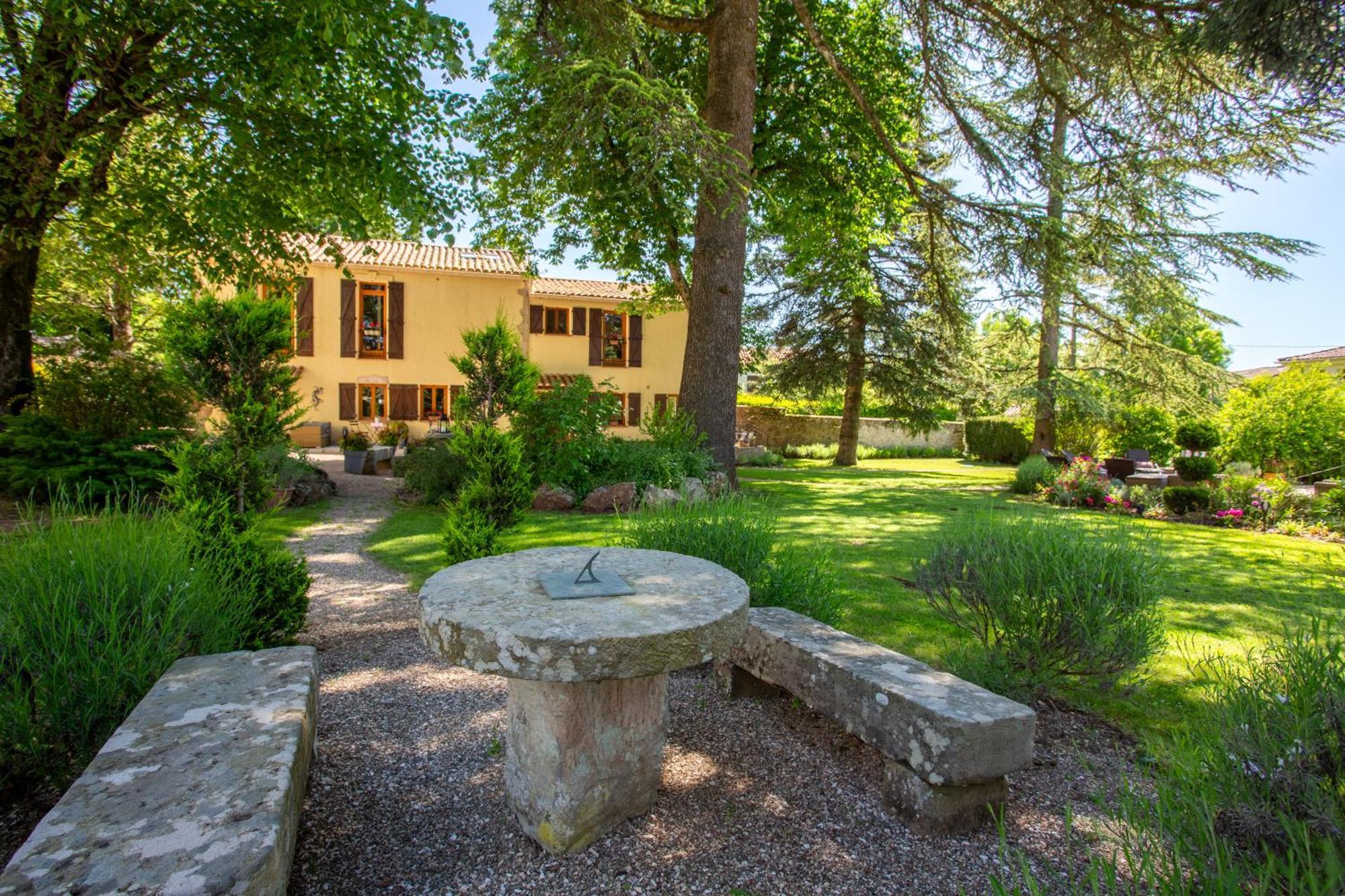 Gites Du Caylar - Chambres Et Appartments Le Caylar Dış mekan fotoğraf