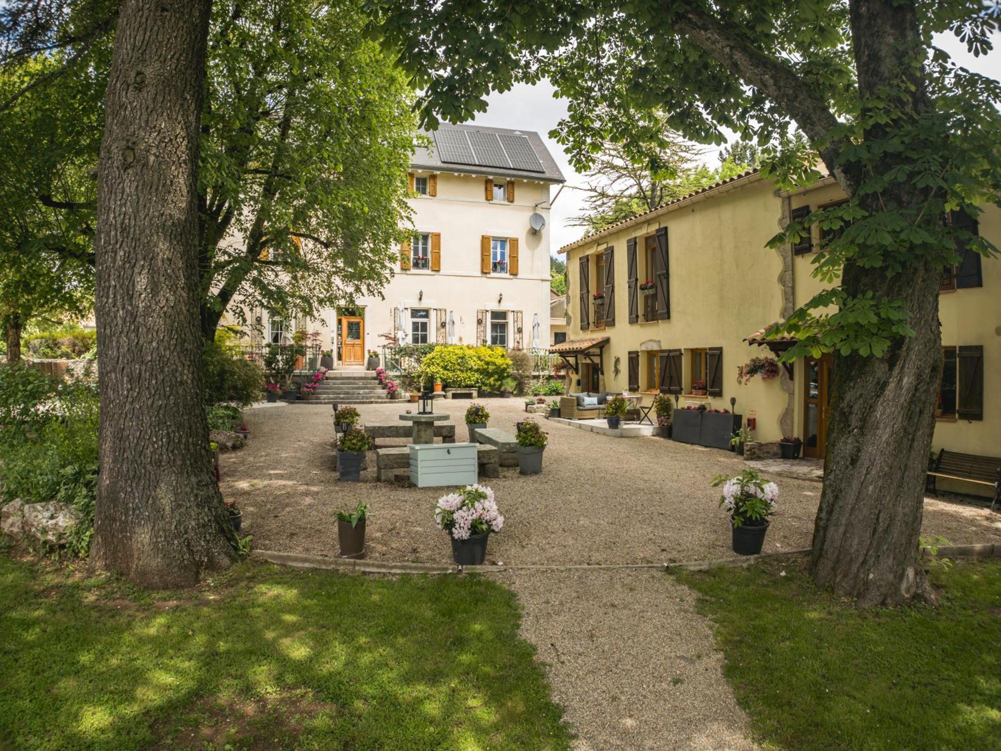 Gites Du Caylar - Chambres Et Appartments Le Caylar Dış mekan fotoğraf